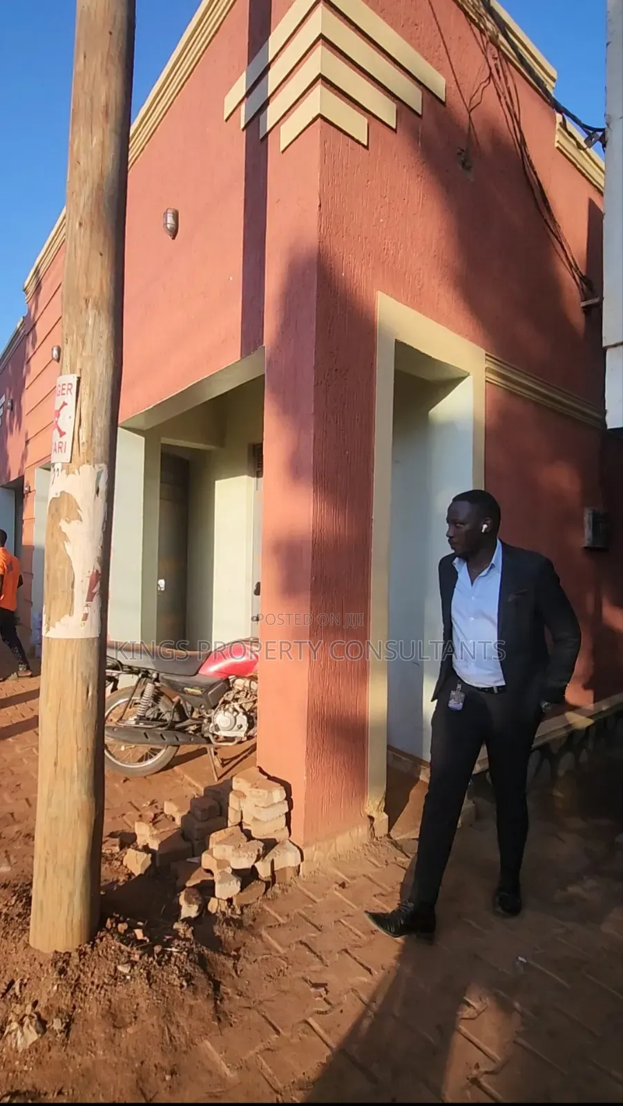 Commercial Building on Sale (Shops and Rentals)