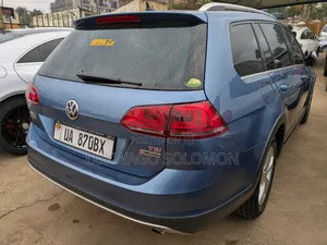 Volkswagen Golf 2017 Blue
