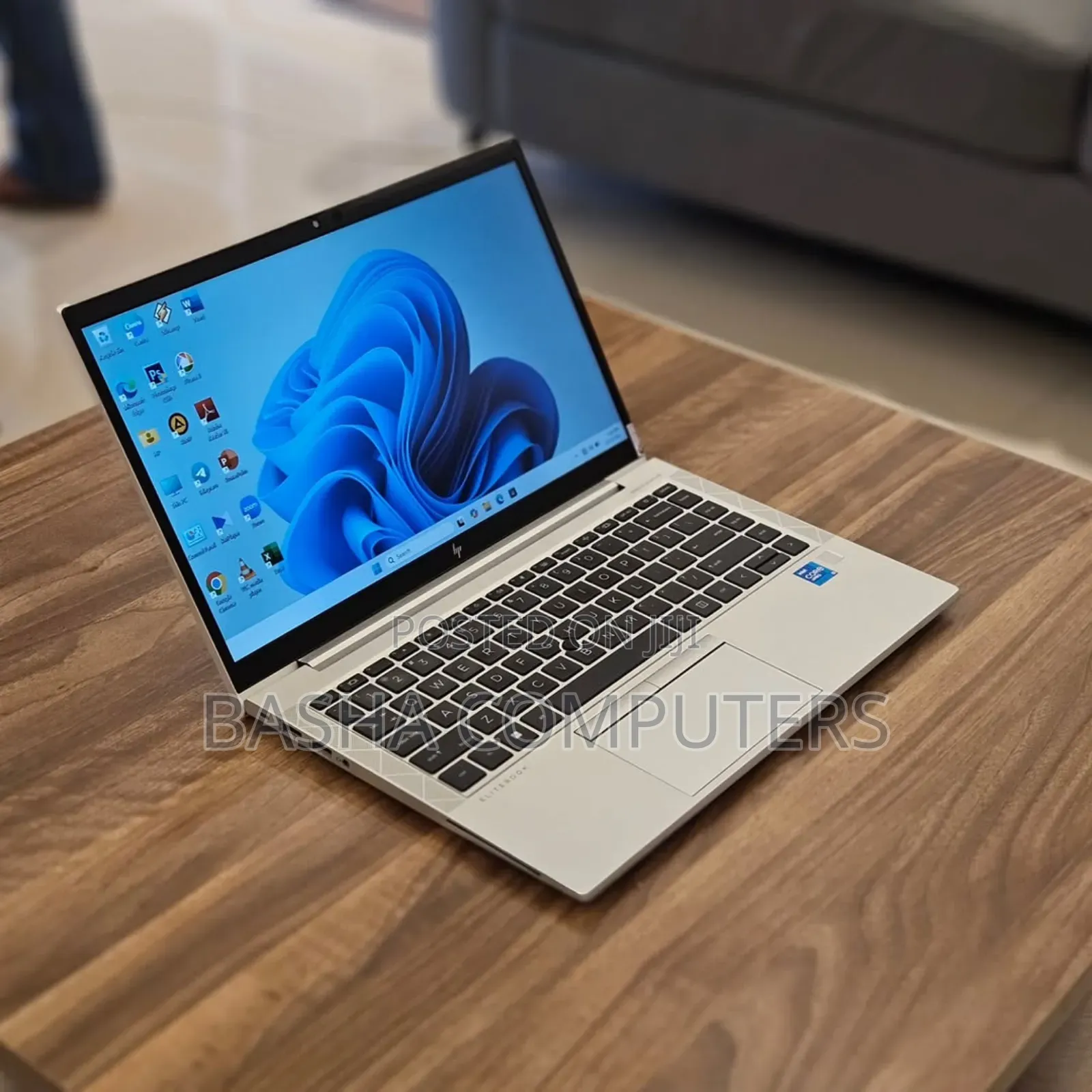 New Laptop HP EliteBook 840 G8 8GB Intel Core i7 SSHD+SSD 256GB