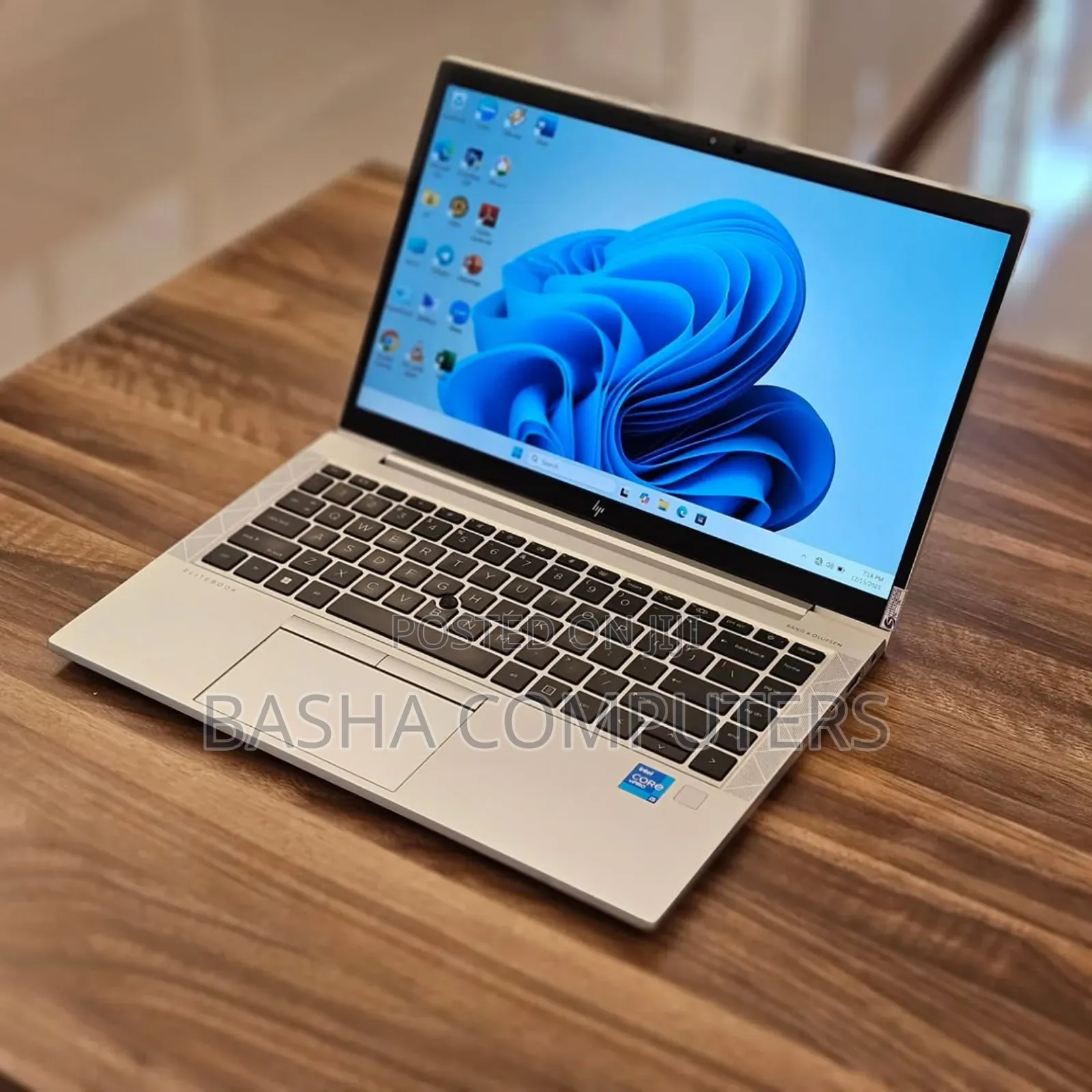 New Laptop HP EliteBook 840 G8 8GB Intel Core i7 SSHD+SSD 256GB