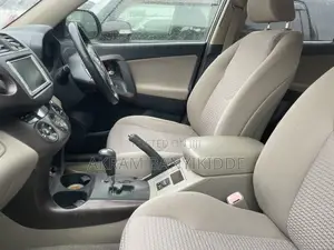 Toyota Vanguard 2010 Gold