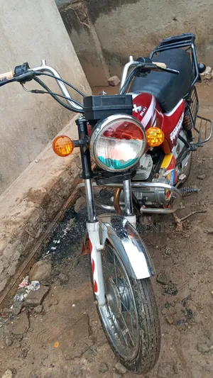 Bajaj Boxer 2015 Red