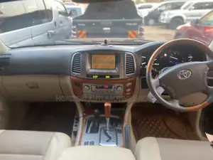 Toyota Land Cruiser Cygnus 4.7 2004 Gold