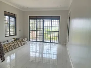 4bdrm Bungalow in Namugogo, Nakawa for rent
