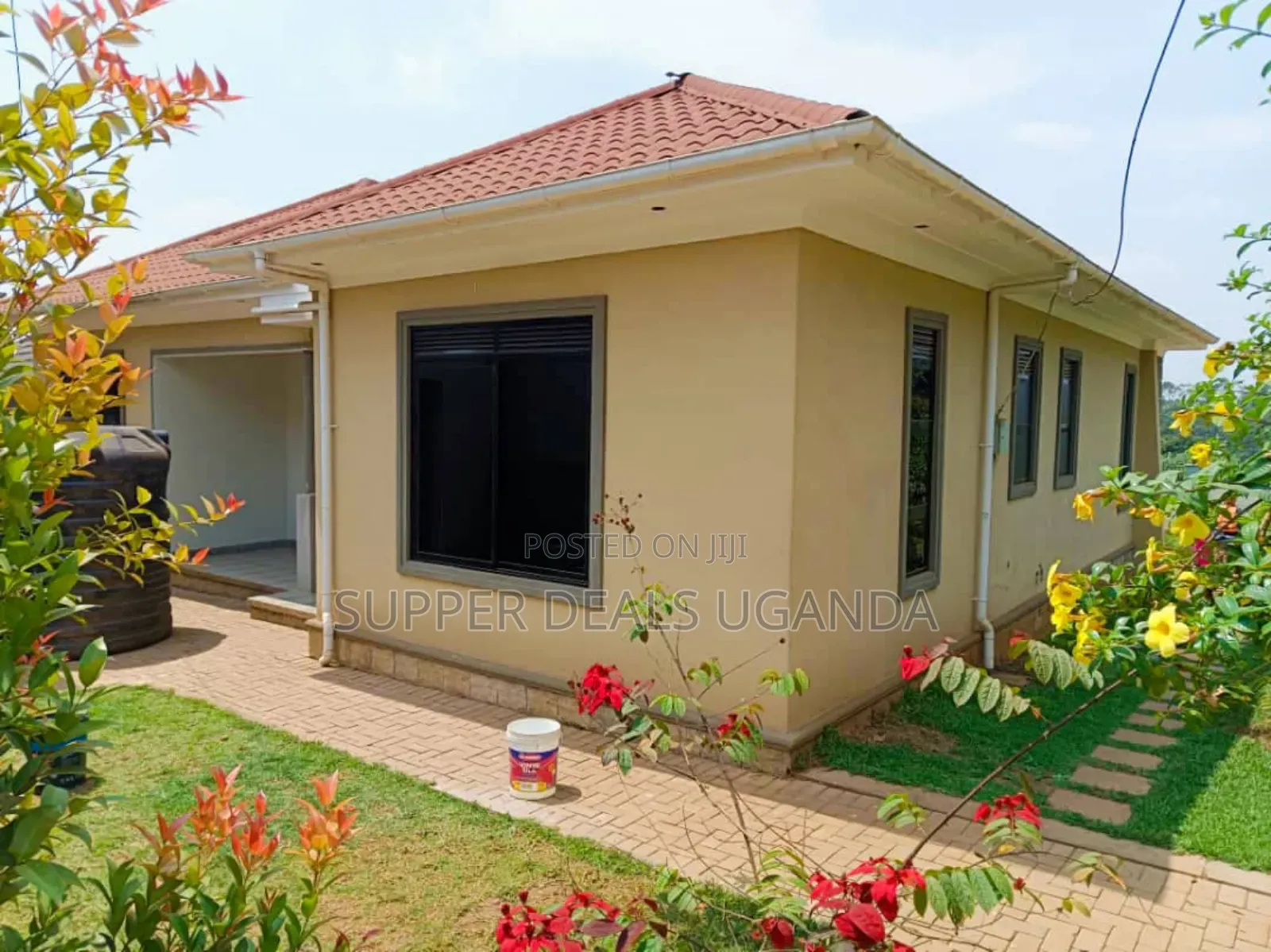 4bdrm Bungalow in Namugogo, Nakawa for rent