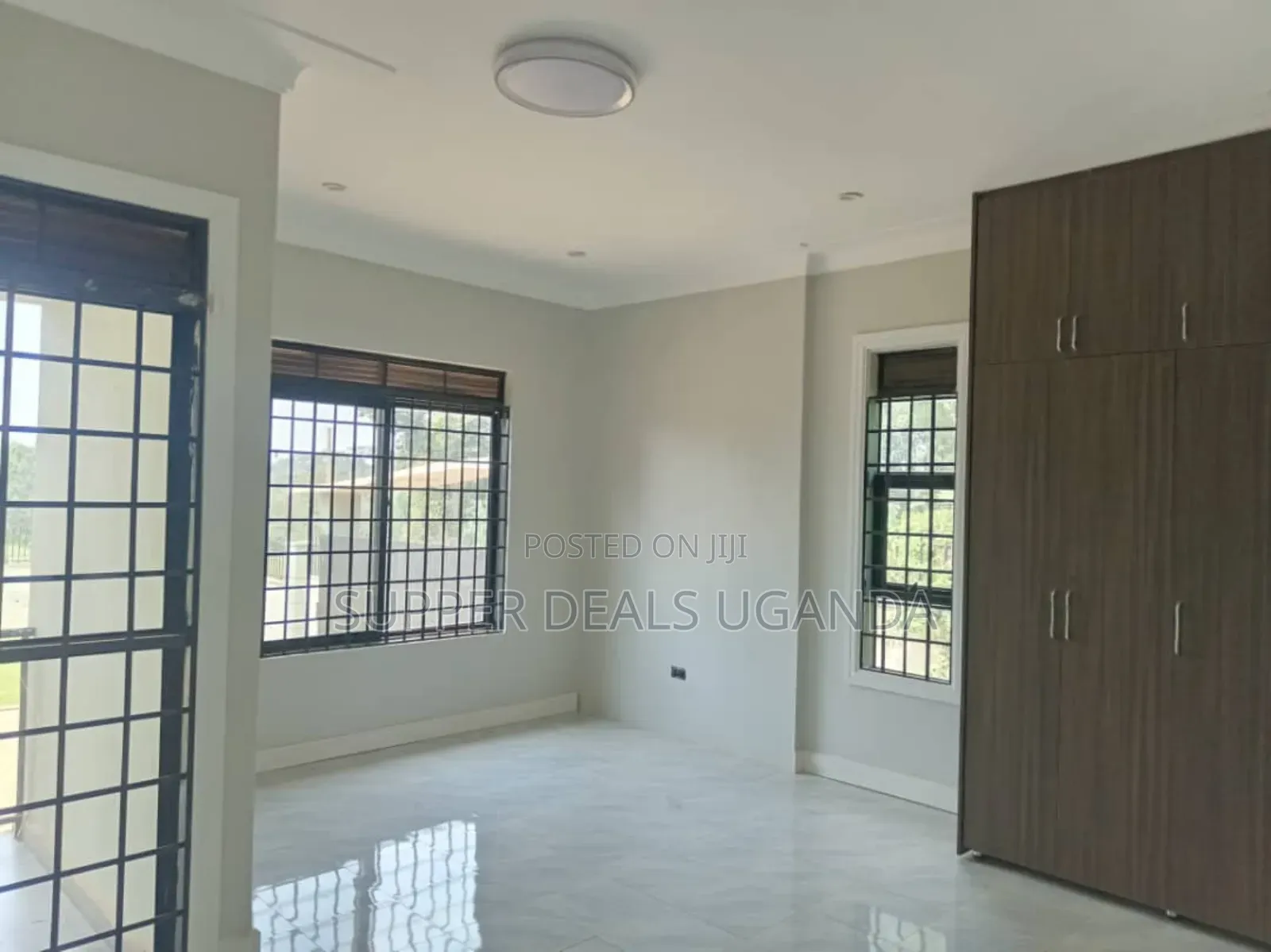 4bdrm Bungalow in Namugogo, Nakawa for rent