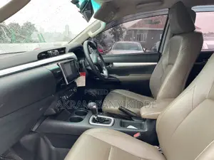 Toyota Hilux 2016 Silver