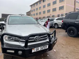 Toyota Hilux 2016 Silver