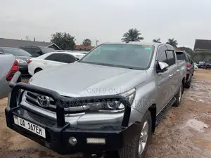 Toyota Hilux 2016 Silver
