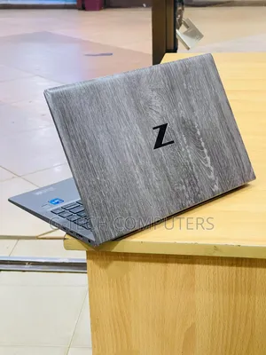 New Laptop HP ZBook Firefly G8 16GB Intel Core i7 SSD 512GB