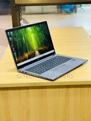 New Laptop HP ZBook Firefly G8 16GB Intel Core i7 SSD 512GB