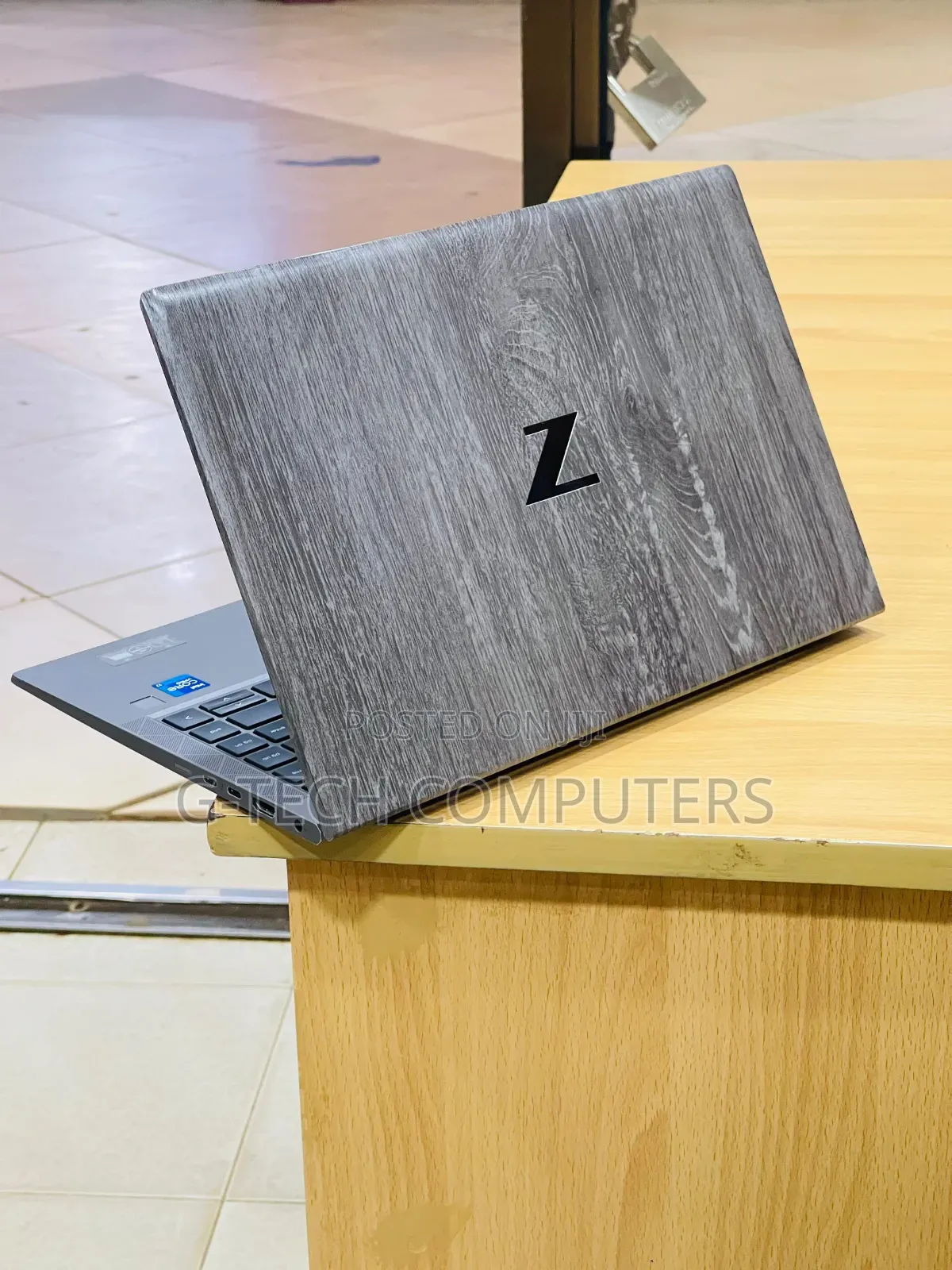 New Laptop HP ZBook Firefly G8 16GB Intel Core i7 SSD 512GB