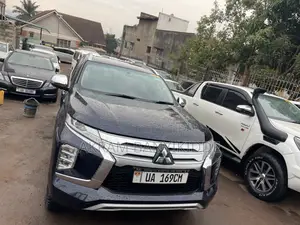 Mitsubishi Pajero Sport 2019 Blue