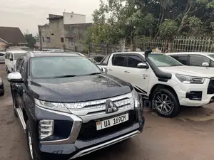 Mitsubishi Pajero Sport 2019 Blue