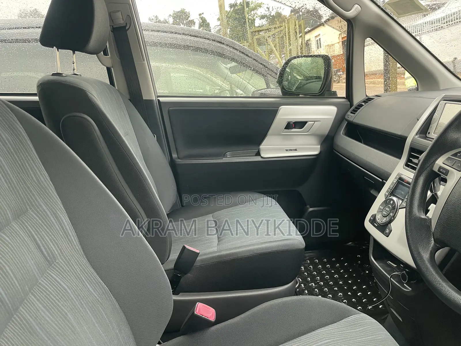 Toyota Noah 2013 Black