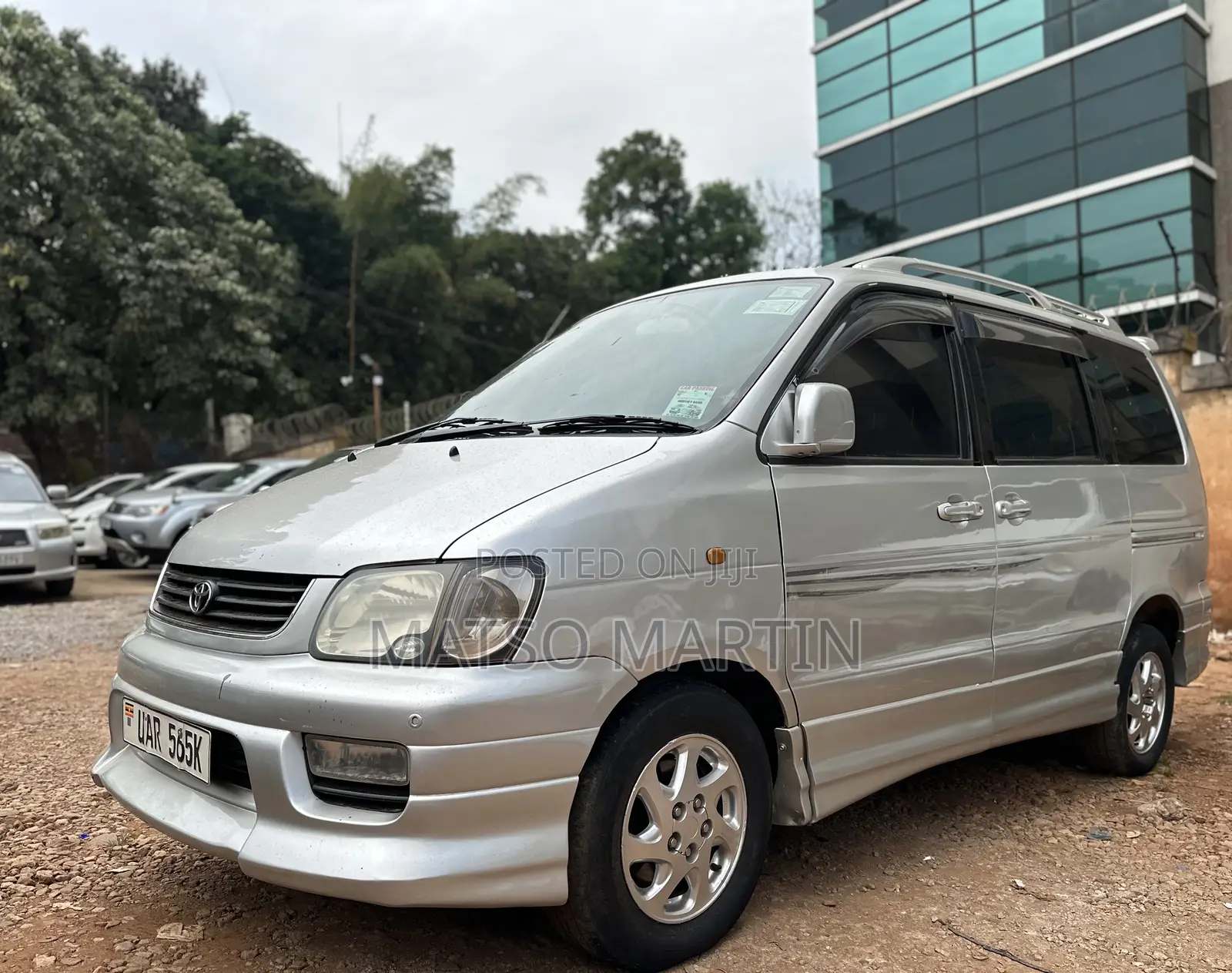 Toyota Noah 2001 Silver