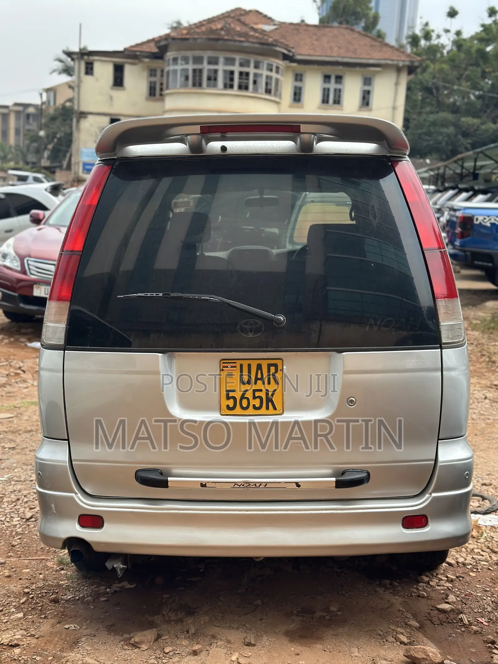 Toyota Noah 2001 Silver