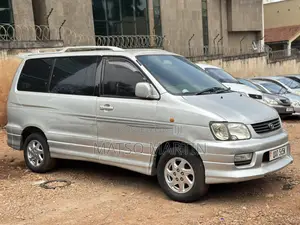 Toyota Noah 2001 Silver