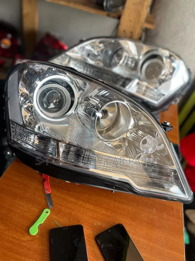 Head Lights for Mercedes Benz Ml 350 W164 Model 2009-2010