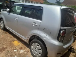 Toyota Corolla Rumion 2011 Silver