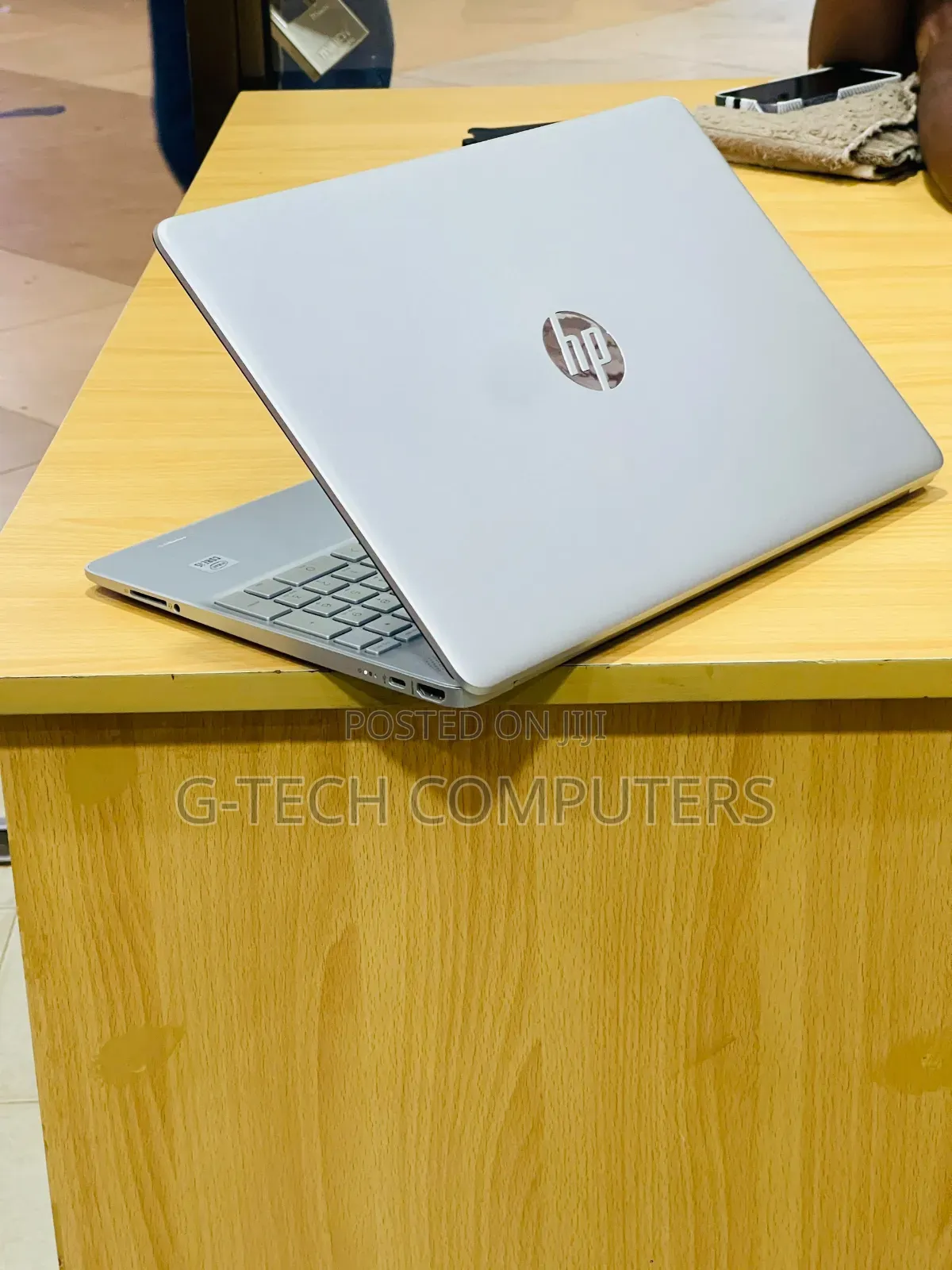 New Laptop HP 15-fd1020ns 8GB Intel Core i5 SSD 256GB