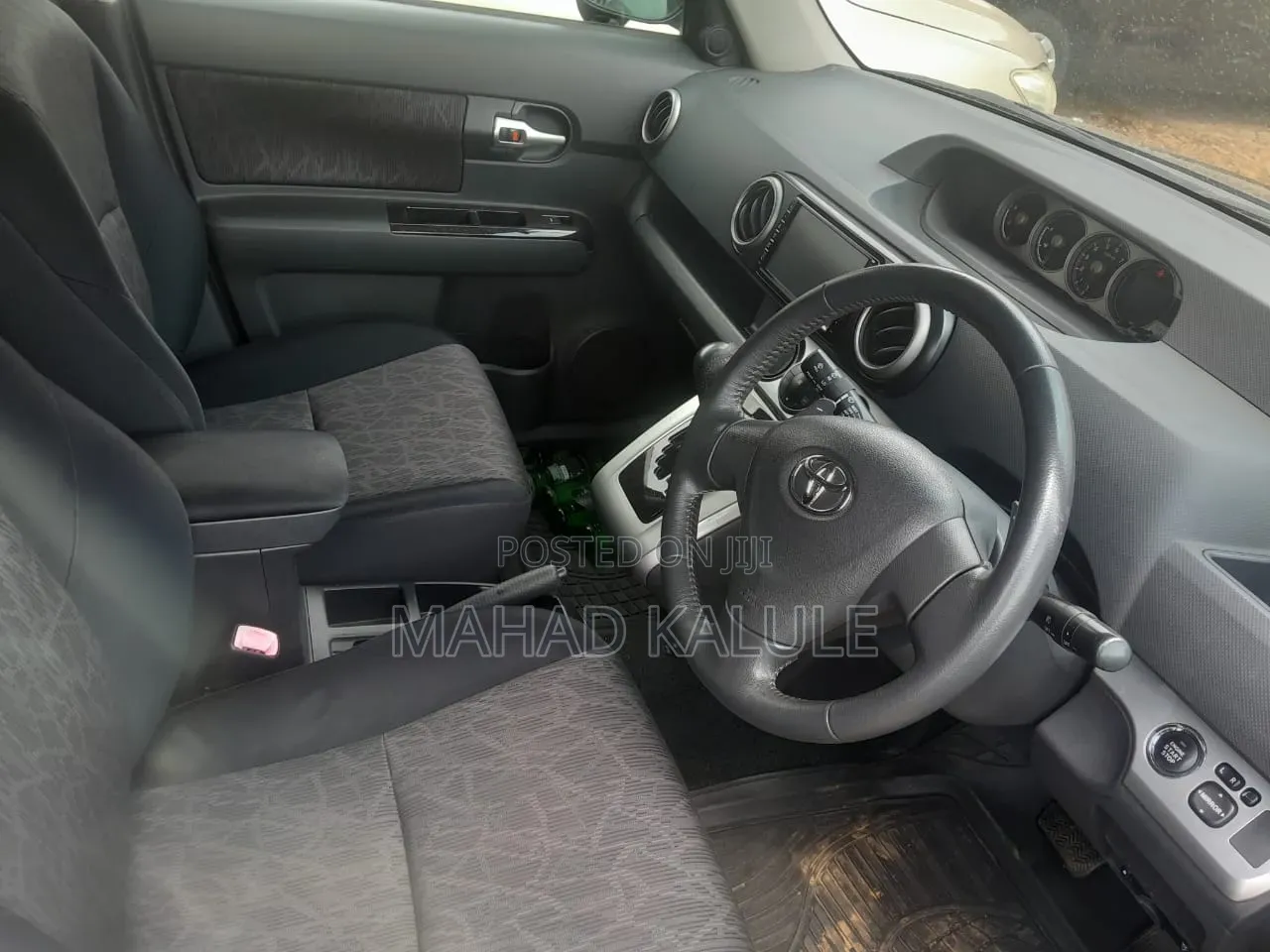Toyota Corolla Rumion 2011 Black