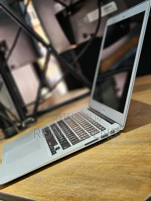 Laptop Apple MacBook Air 2017 8GB Intel Core i5 SSD 128GB
