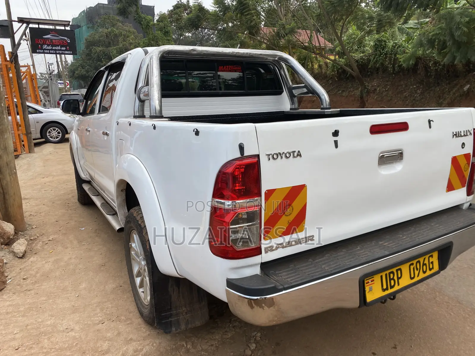 Toyota Hilux 2011 White