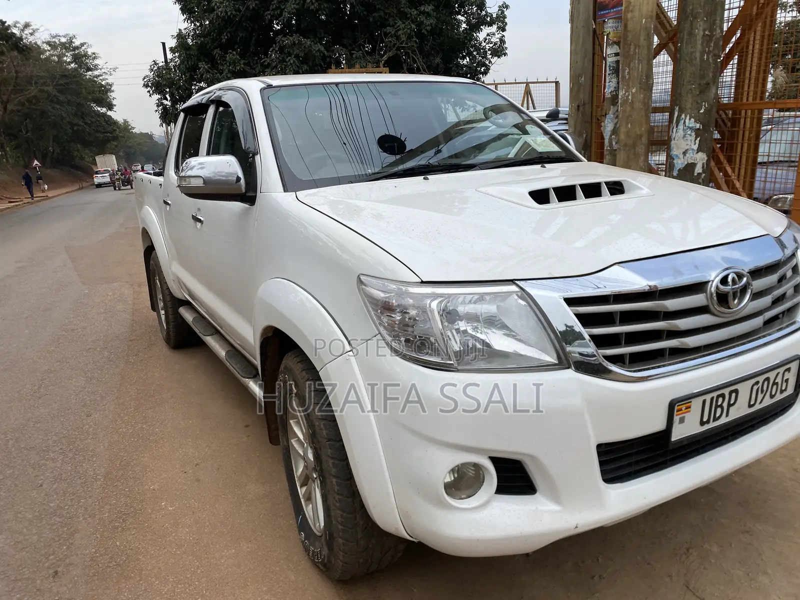 Toyota Hilux 2011 White
