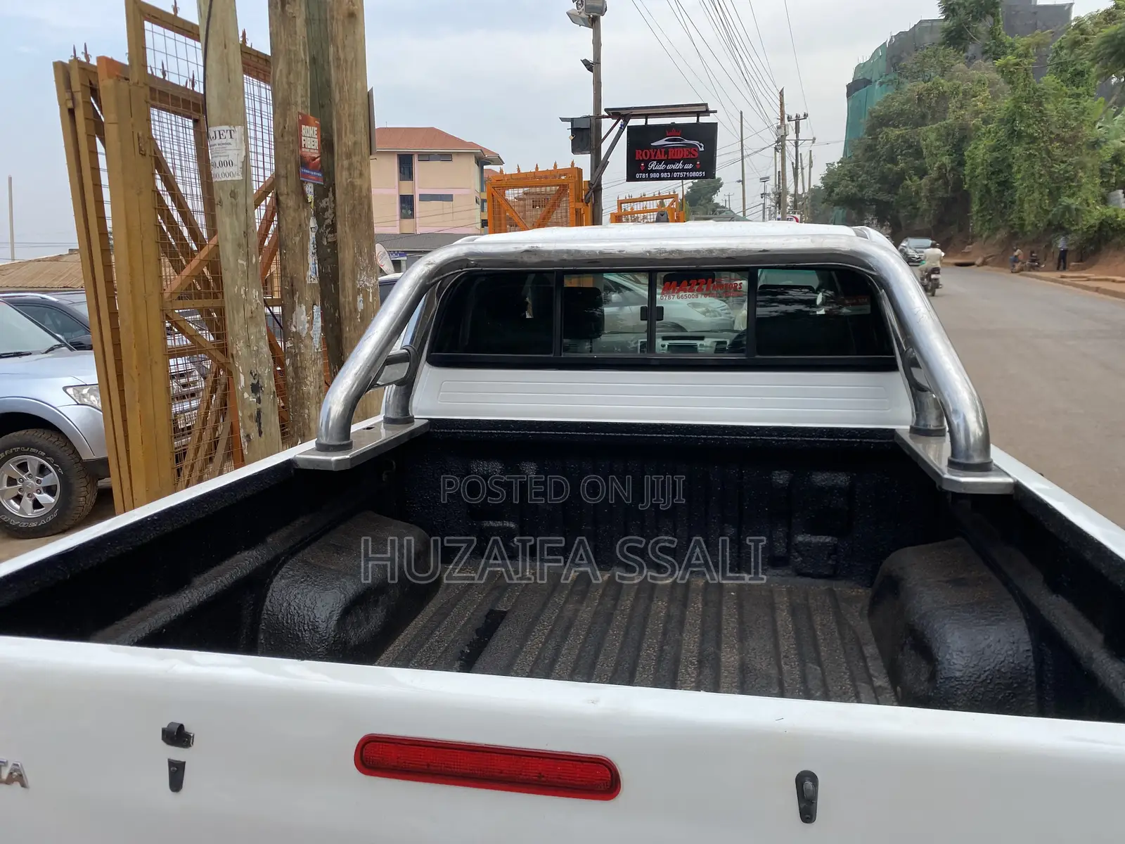 Toyota Hilux 2011 White