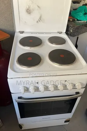 White Ariston Freestanding Cooker