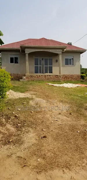 4bdrm House in Bulamu, Wakiso / Wakiso for sale