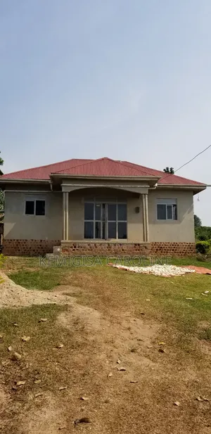 4bdrm House in Bulamu, Wakiso / Wakiso for sale