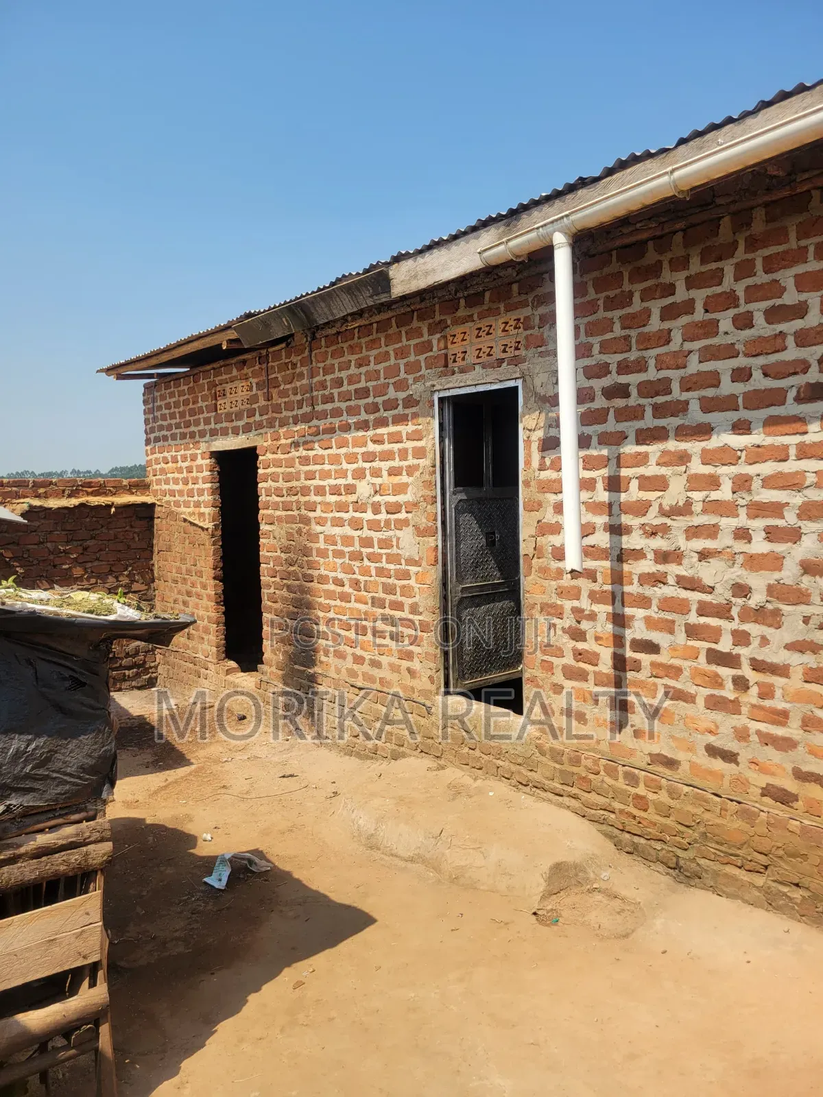 2bdrm House in Mikka Stage, Namayumba for sale