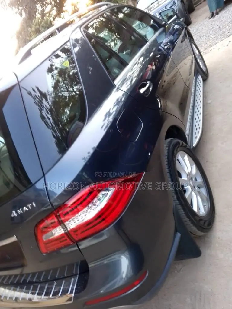 Mercedes-Benz M Class ML350 4MATIC 4dr SUV AWD (3.5L 6cyl 7A) 2014 Blue
