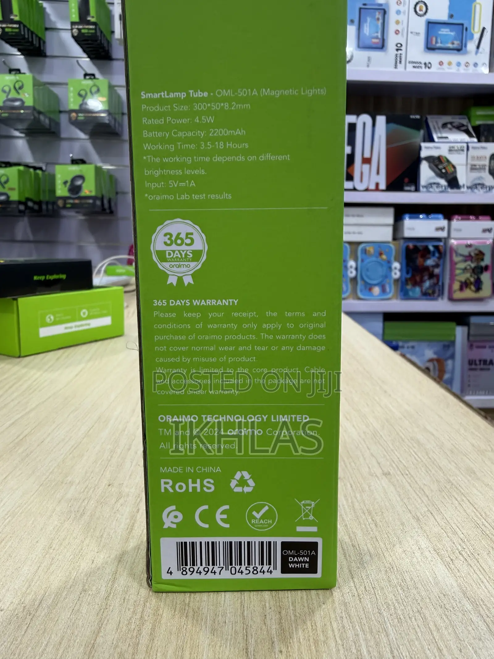 Oraimo Smartlamp Tube Oml-501a Has Magnetic Design With Vivid Lights