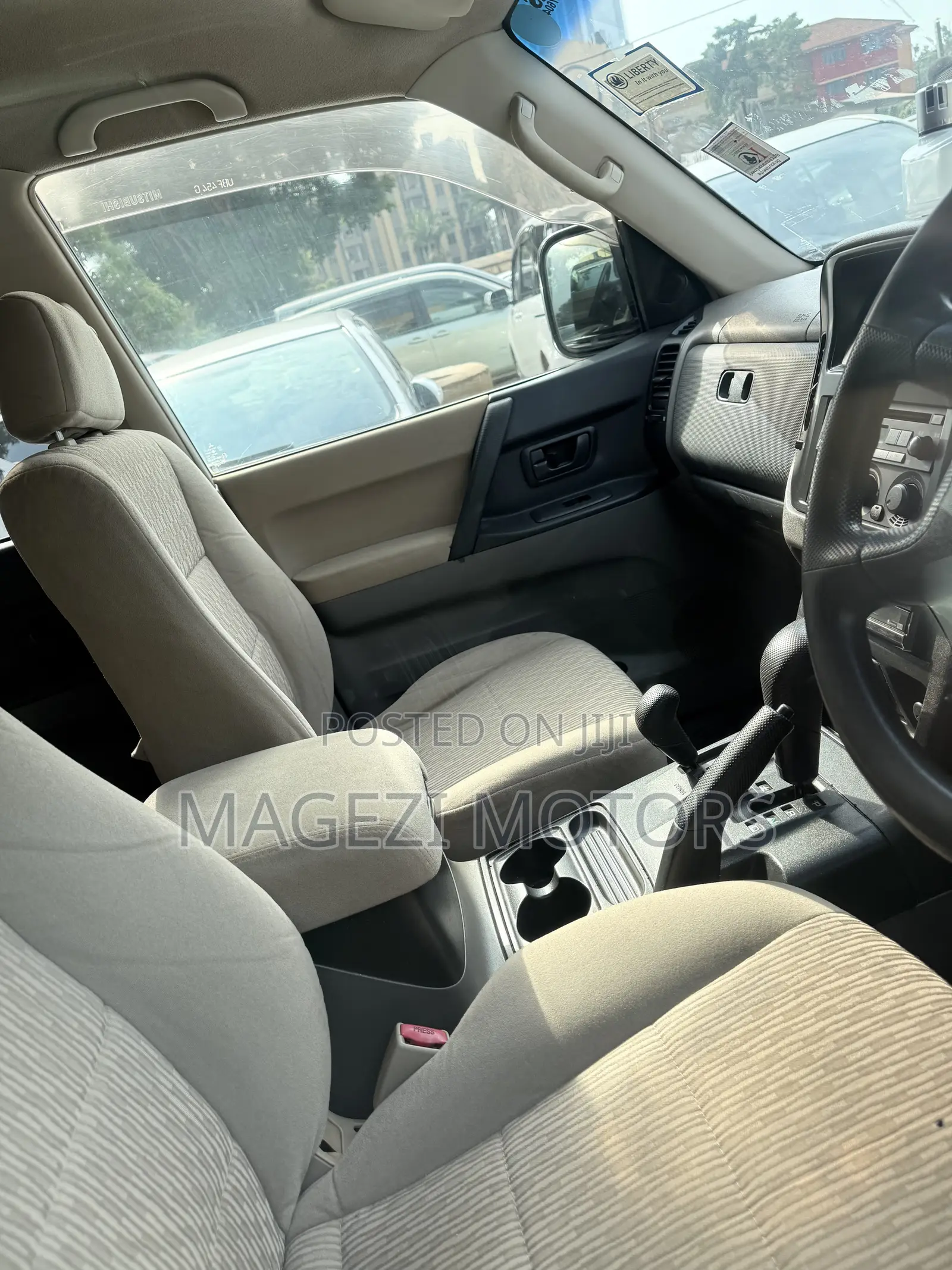 Mitsubishi Pajero 2005 White