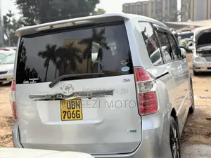 Toyota Noah 2009 Silver