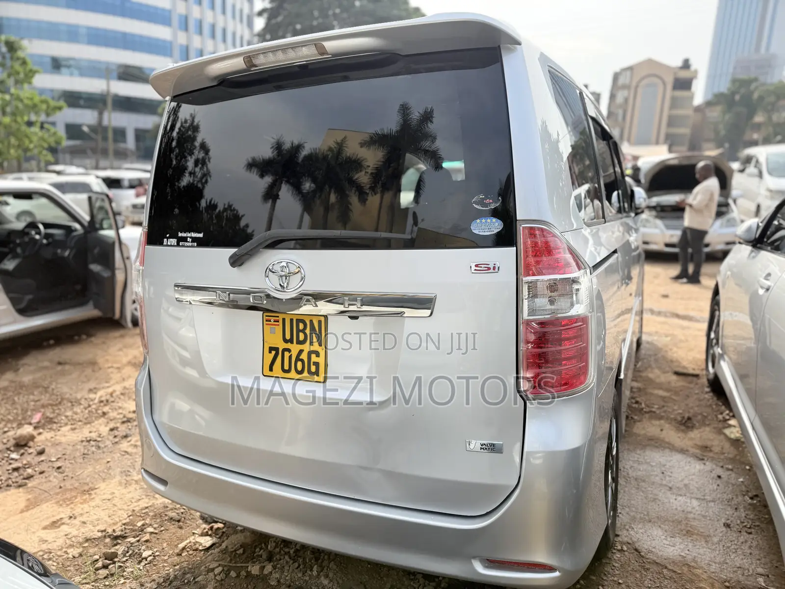 Toyota Noah 2009 Silver