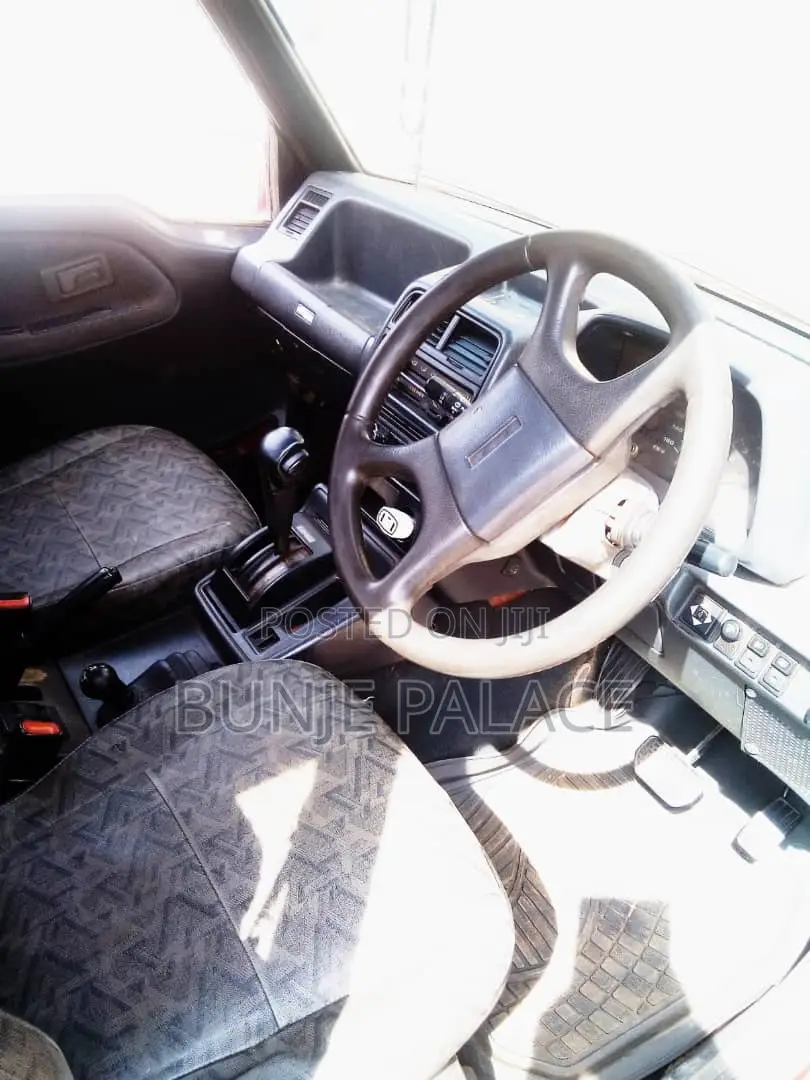 Suzuki Escudo 1993 Red