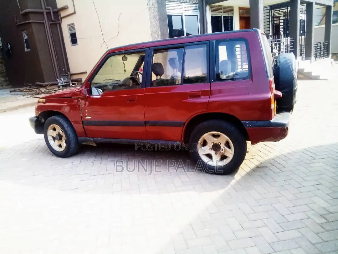 Suzuki Escudo 1993 Red
