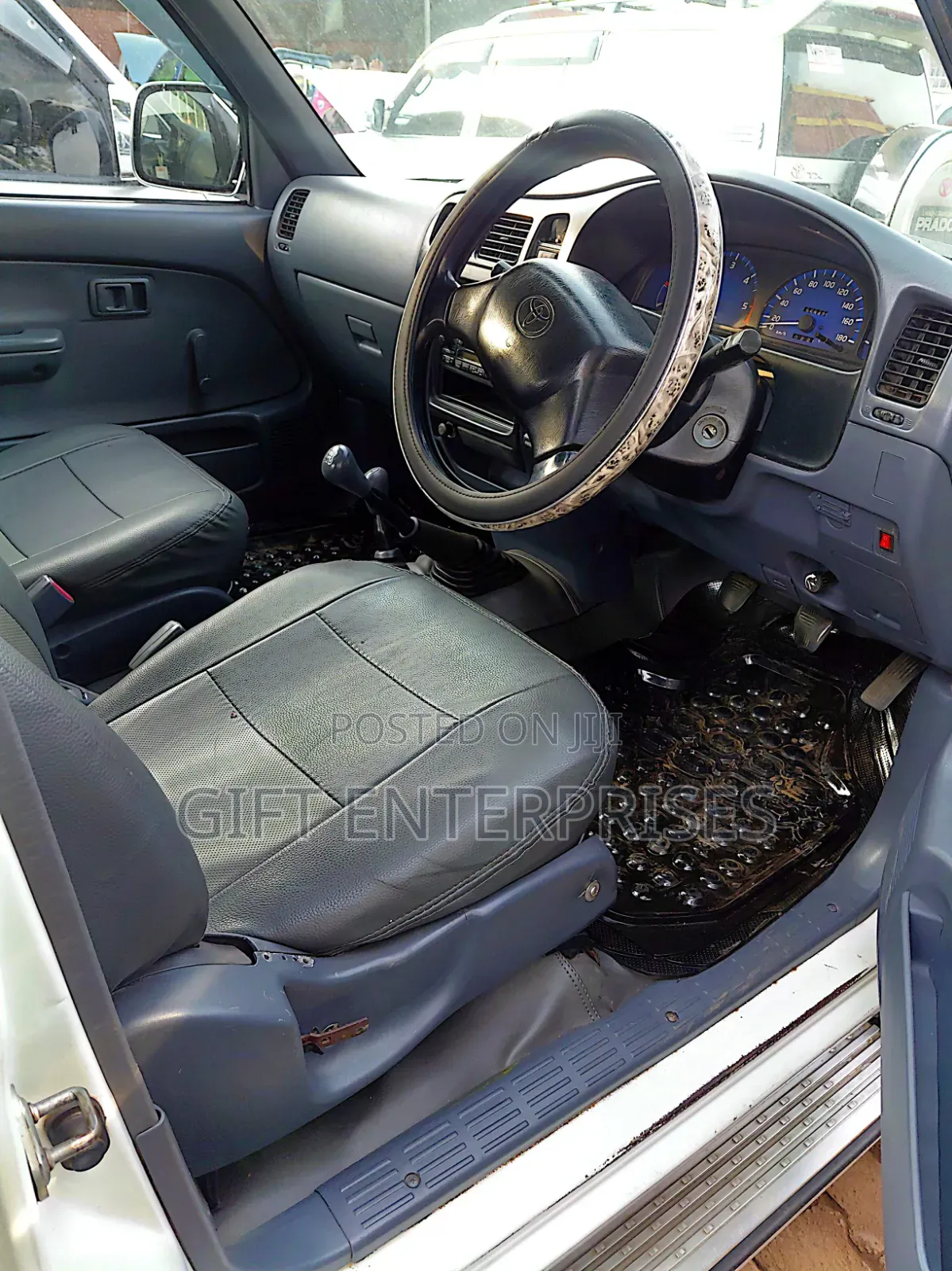 Toyota Hilux 1998 White