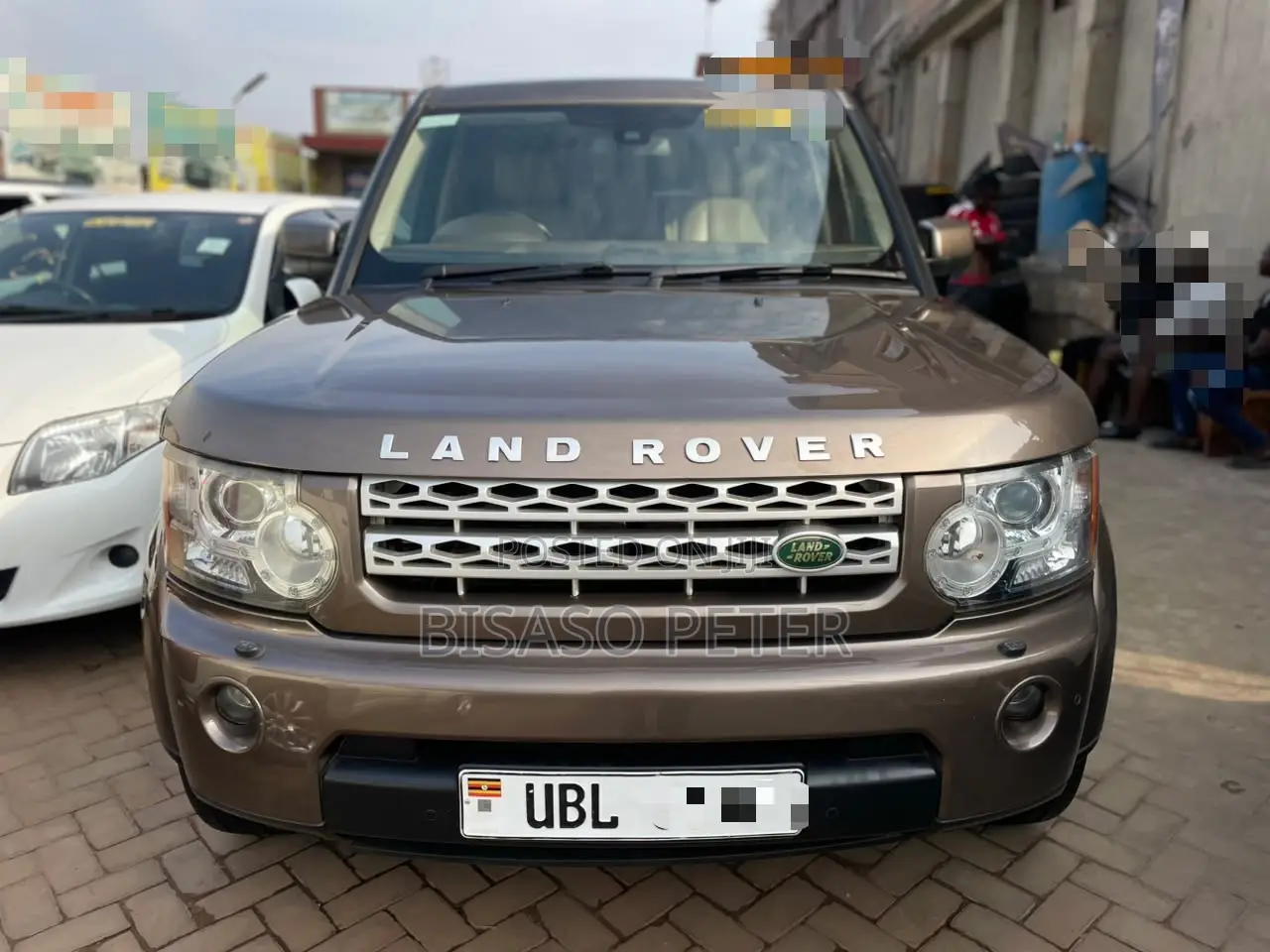 Land Rover Discovery 2014 Gold
