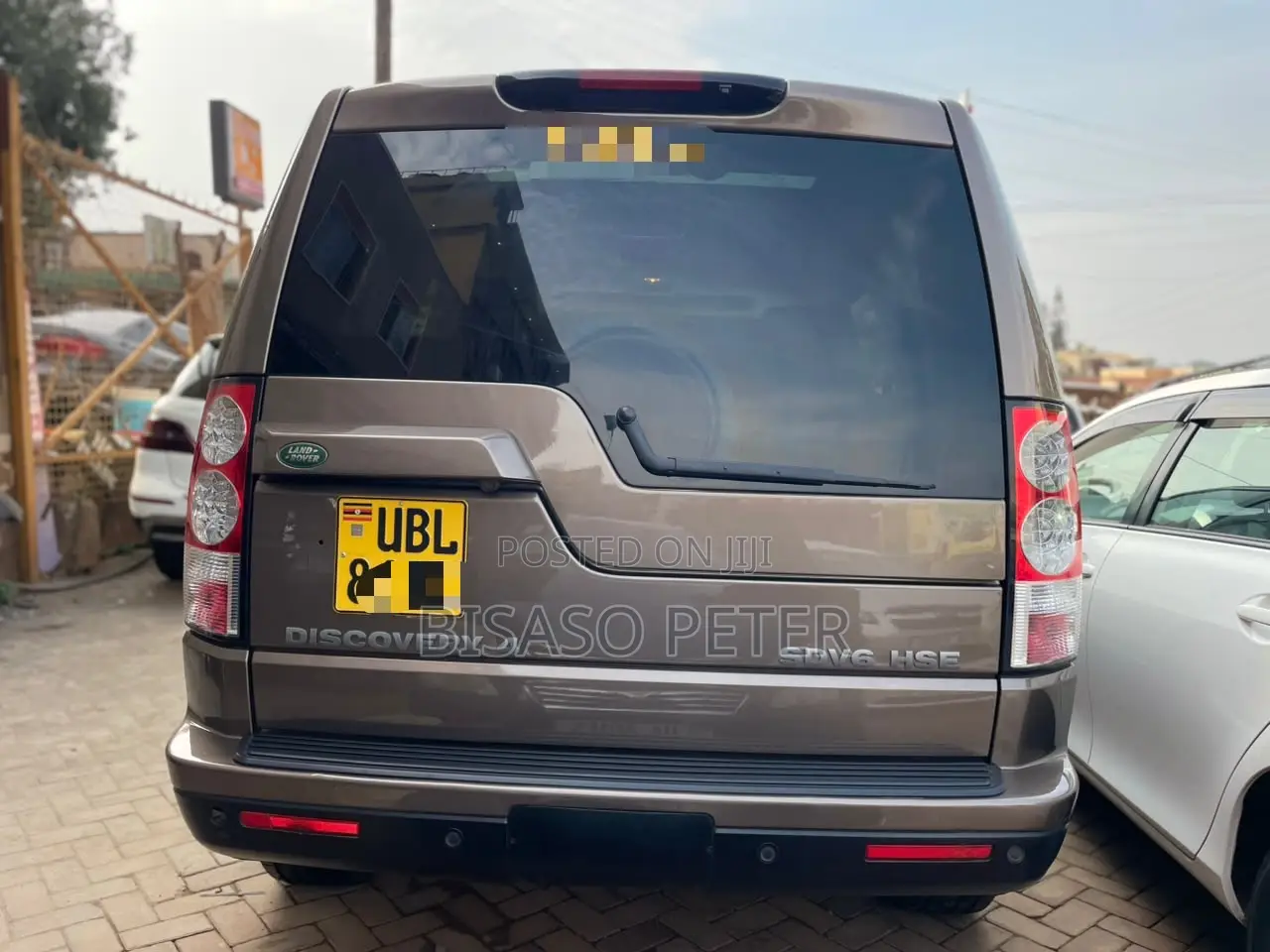 Land Rover Discovery 2014 Gold