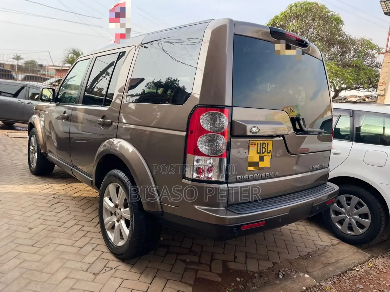 Land Rover Discovery 2014 Gold