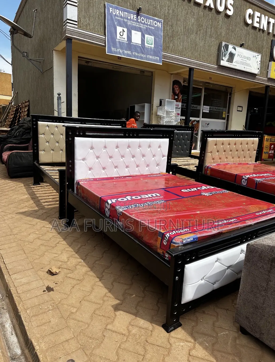Kaliba 5by6 Black White Beds