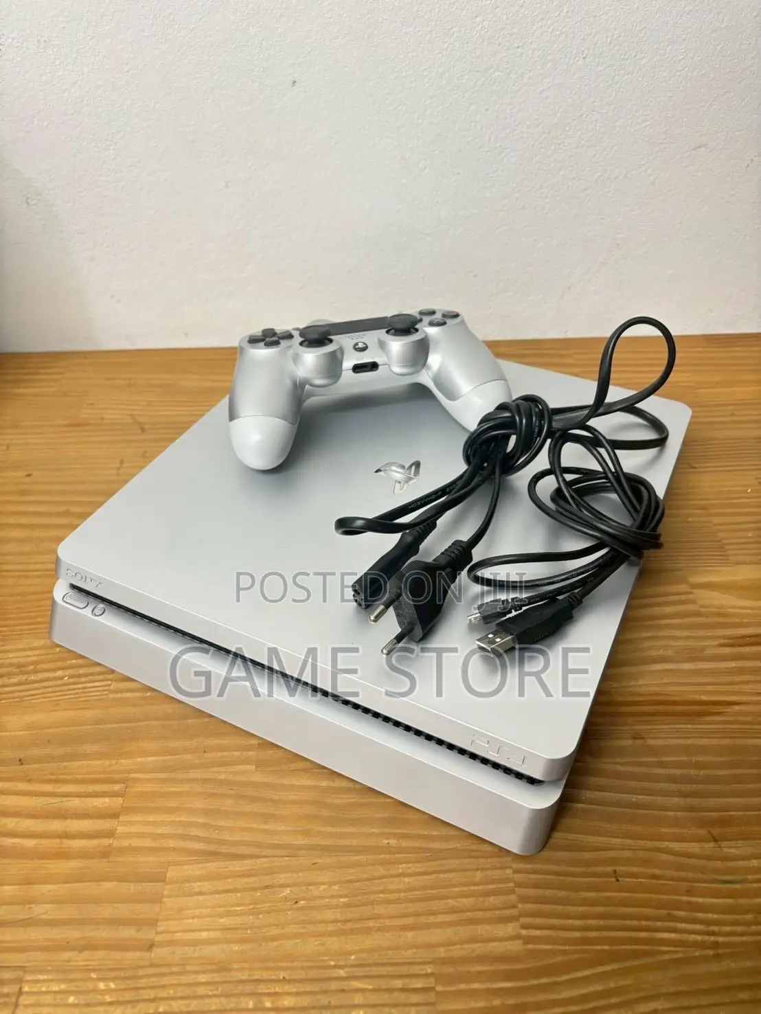Ps4 Slim, 12 Games 2 Pads: Join the Elite Gamers of Kampala.