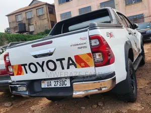 Toyota Hilux 2018 White