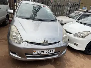 Toyota Wish 2006 Gray