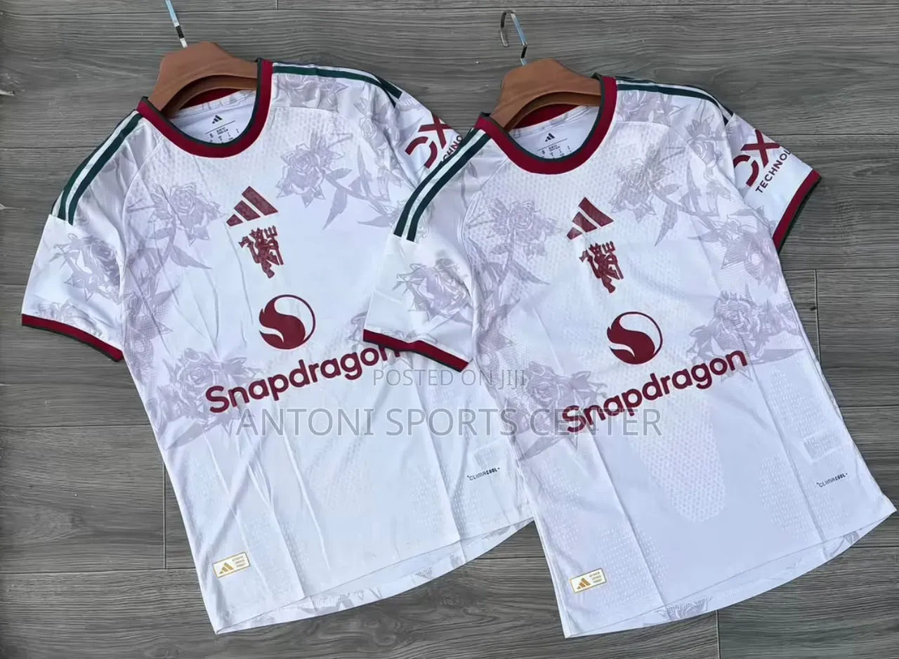 Manchester United Kits 2627